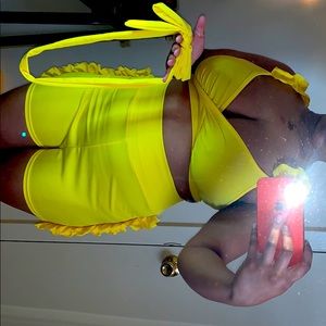 Yellow short 2 piece set with adjustable head band